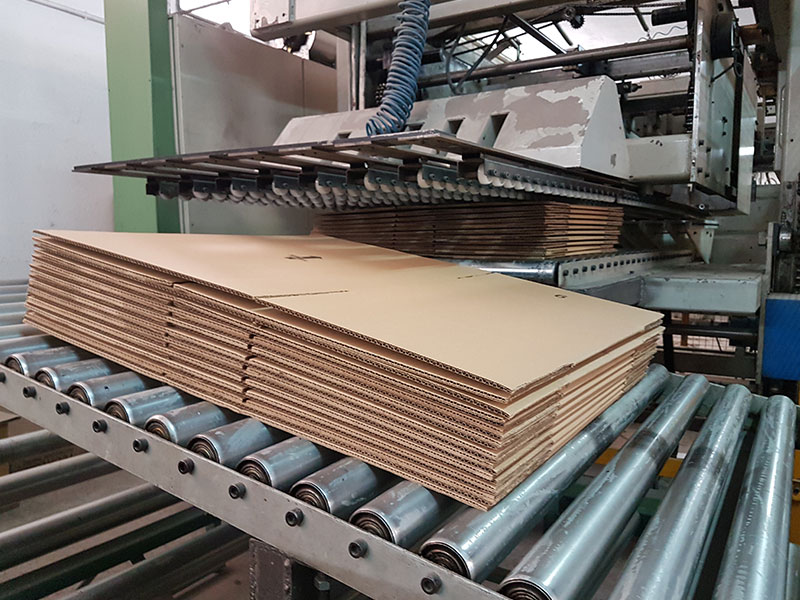 Uso de Humidificadores y Deshumidificadores en el Control de Humedad en la Producción de Cartón